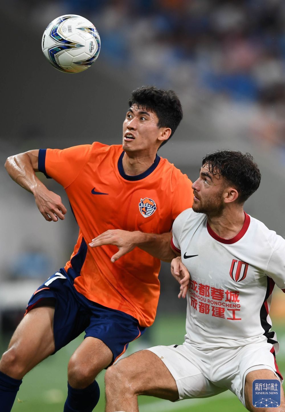 爱游戏-关于西甲国际比赛日再迎强敌;成都蓉城回应争议;主帅态度:质疑声仍在;更衣室氛围转暖的信息