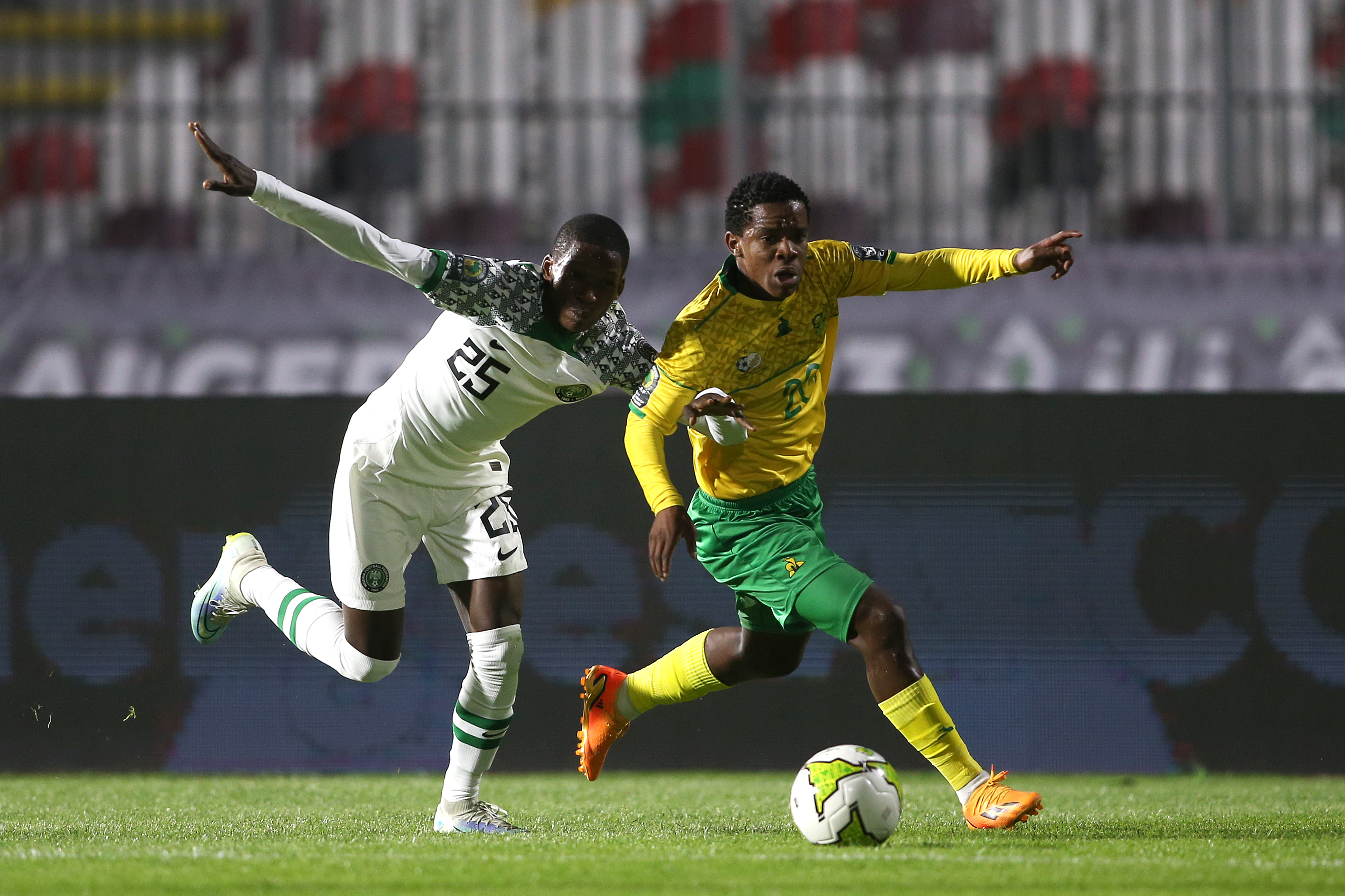 爱游戏体育官方网站-转会期费城76人战术微调：欧超杯节点到来，更衣室稳定，球探报告显示潜力(76人阵容最新名单)